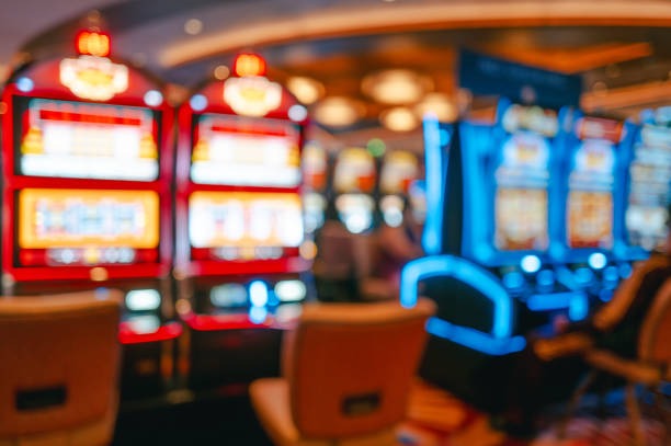 mesirtoto app home screen showing slot games and live casino options